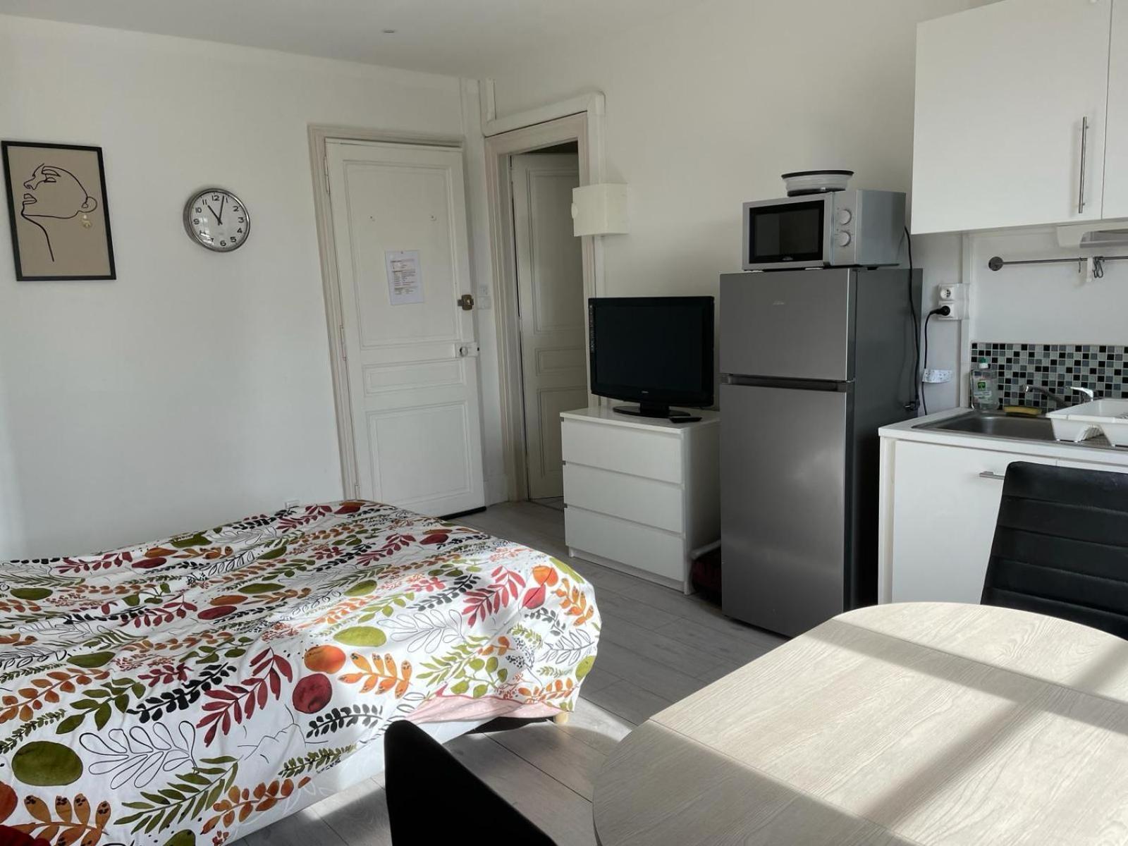 Studio Meuble Et Lumineux 20M2 Apartamento Vittel Exterior foto